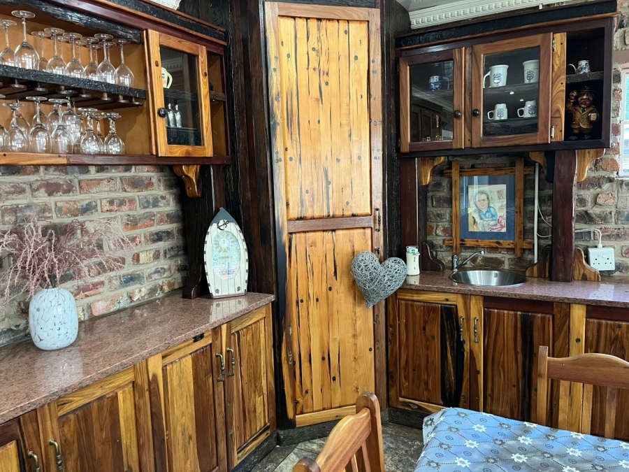 6 Bedroom Property for Sale in Bainsvlei Free State